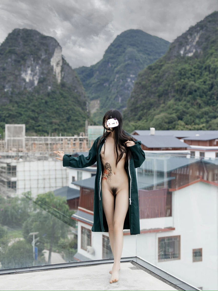 他有他要上的岸，你有你要攀的山。我与你之间 就是帧帧瞬间 就该割舍[28P]