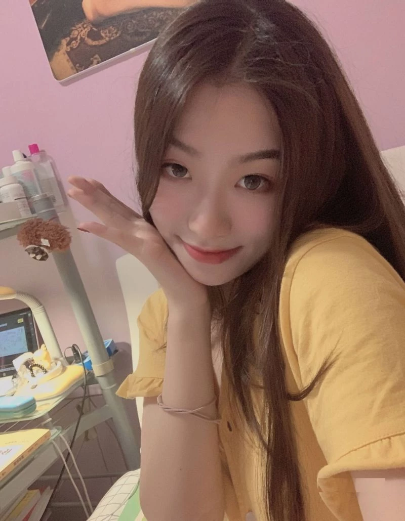 青春小美女的白嫩肌肤是最好的春药[18P]