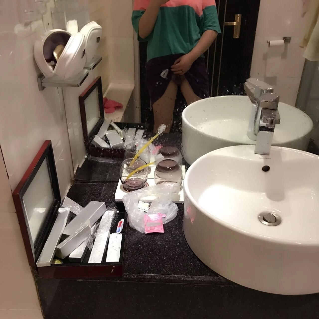 一个漂亮少妇请鑒赏[13P]