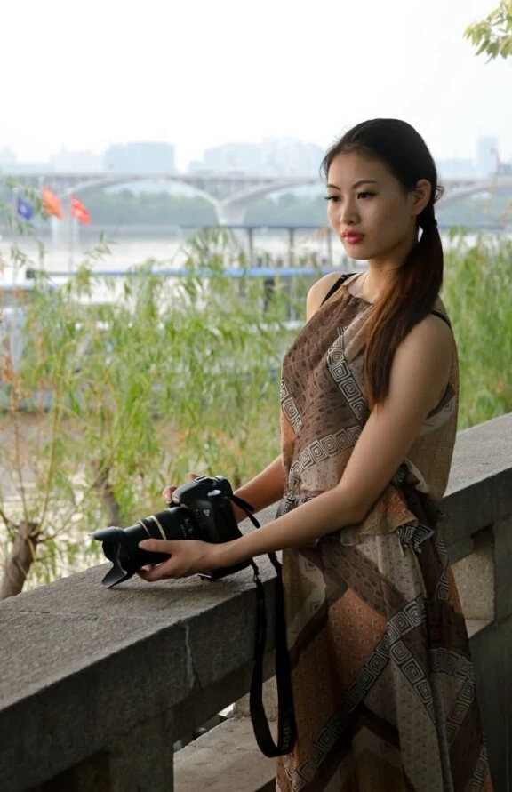 在座的各位都想扛起她的长腿插她的小穴吧？[25P]