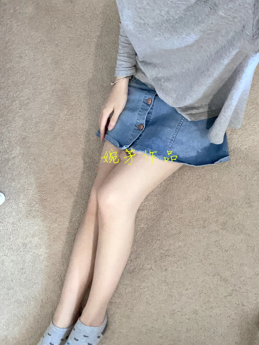 在校大二 有性瘾 偷偷来找炮友 每天晚上小肥穴又想要了...偷偷在床上自己用手肏穴[28P]
