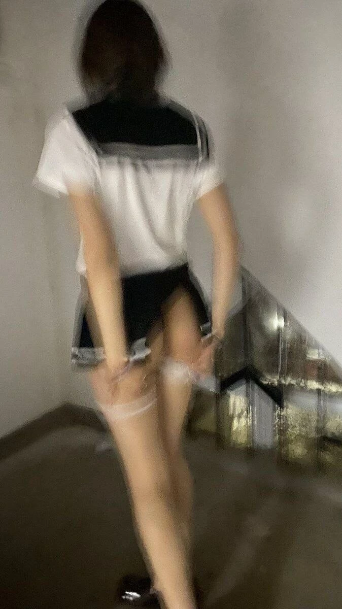 这个小骚货真带劲[10P]