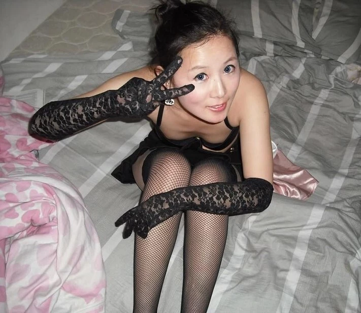 喜欢吃鸡被射的美少妇[15P]