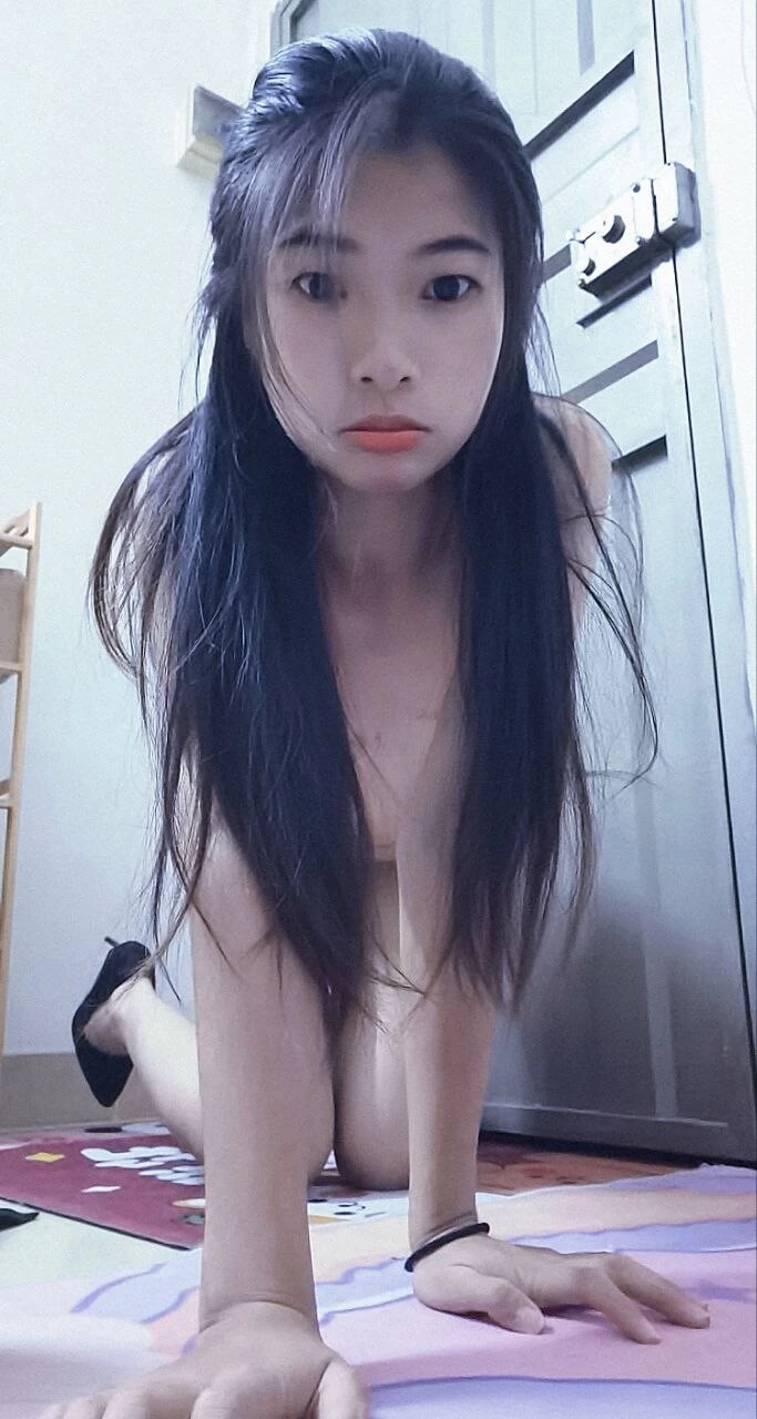 这女的也太骚了啊[10P]