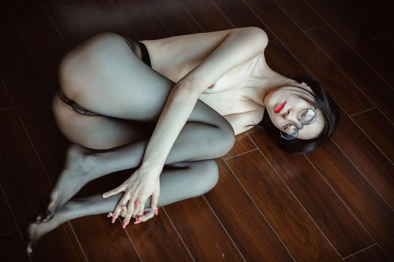 每天看自拍 开心每一天240401[27P]