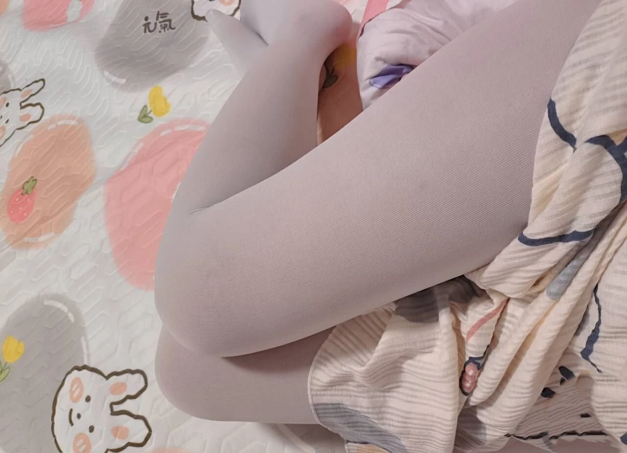 白丝袜小可爱，漂亮又性感[12P]
