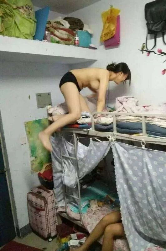 女生宿舍里的春光[13P]