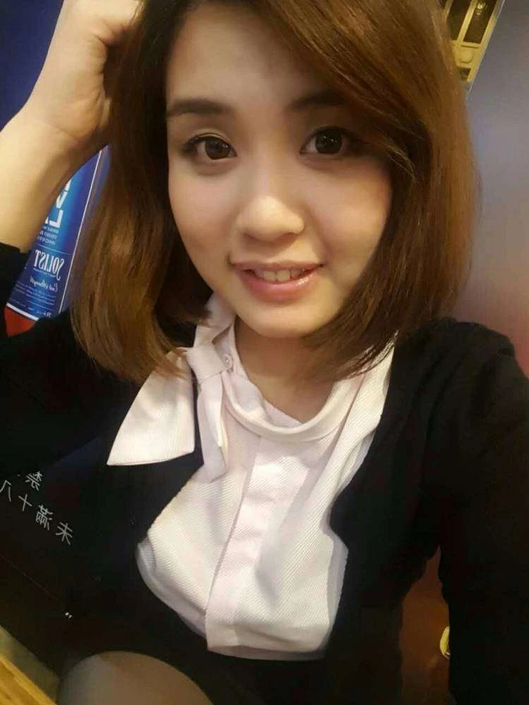 拥有迷人笑容的少妇 [20P]