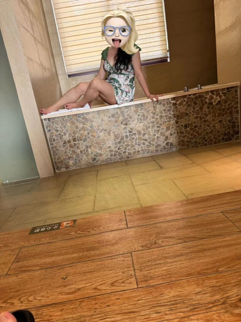 [原创][泳衣手写认证]和老婆5月新开房拍了一些照片分享一下请各位狼友观看多多评论，老婆会看[30P]