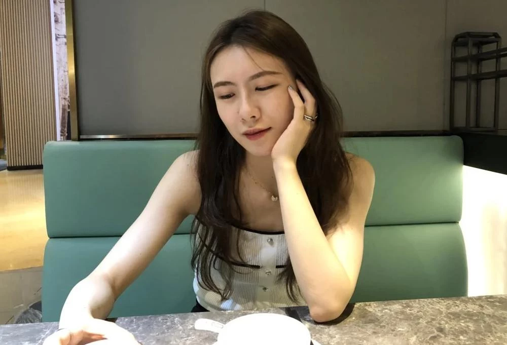 先吃饭后吃鸡巴 [12P]