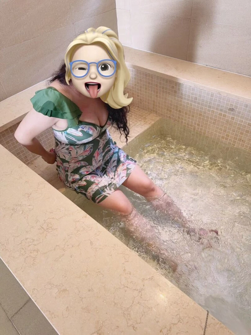 [原创][泳衣手写认证]和老婆5月新开房拍了一些照片分享一下请各位狼友观看多多评论，老婆会看[30P]