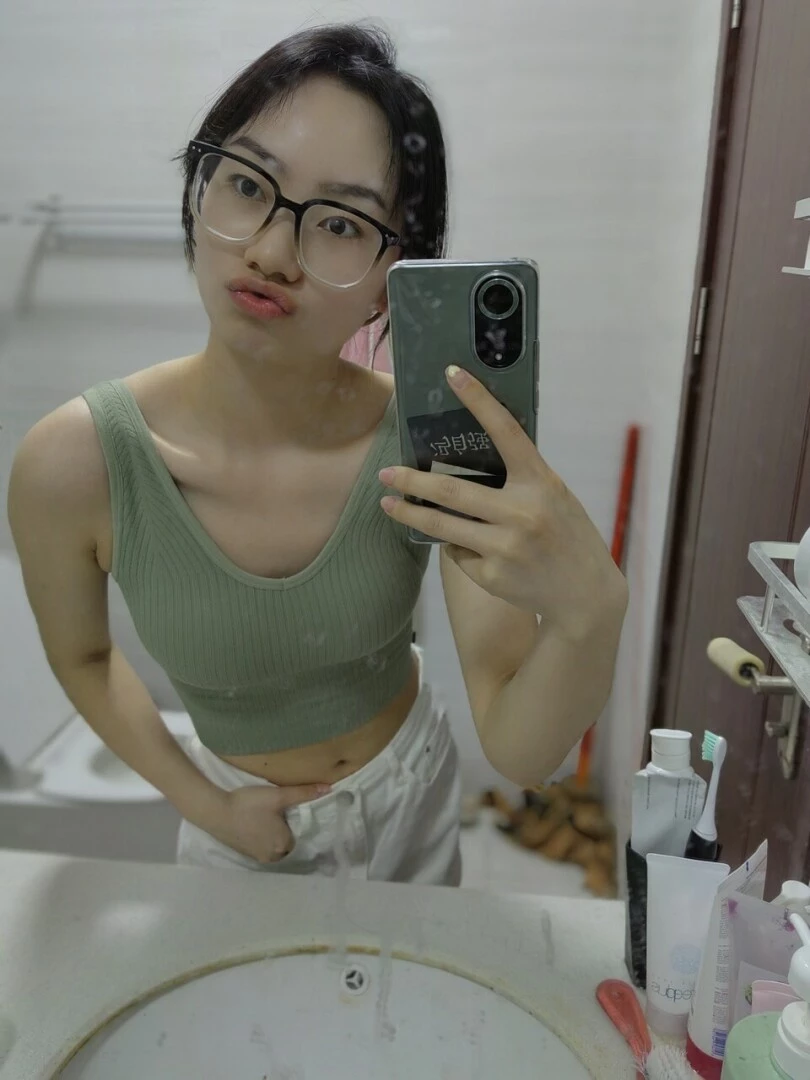 学妹的逼真是太嫩了[13P]
