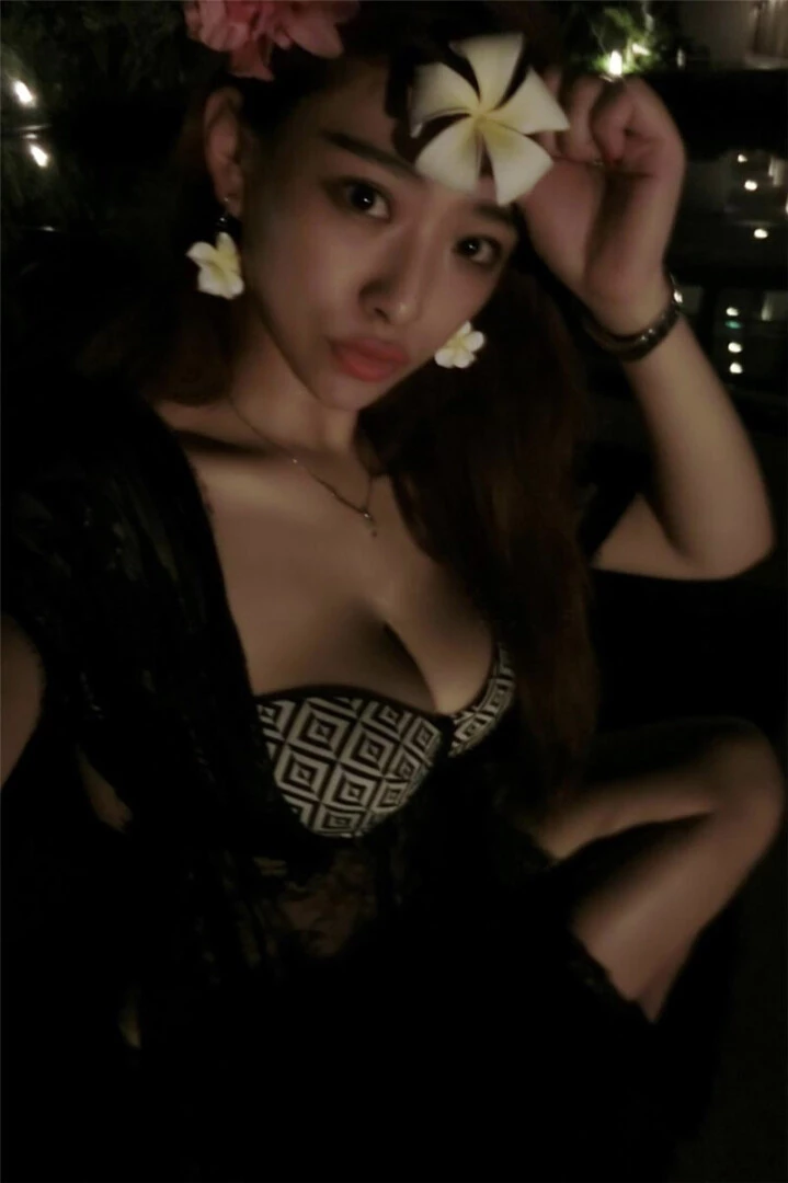 美人儿 味道十分诱惑的极品爱健身的少妇 想操吗[13P]