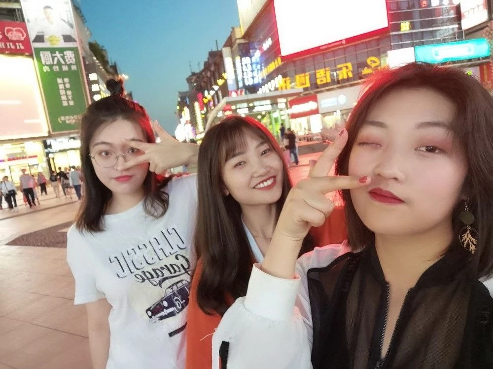 丰满耐操型的少妇，戴眼镜的都骚[17P]