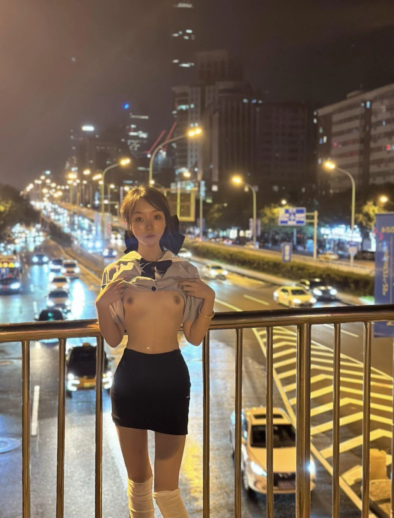 （露脸）身材苗条美貌妹子从青涩少女被调教成奔放骚母狗[16P]