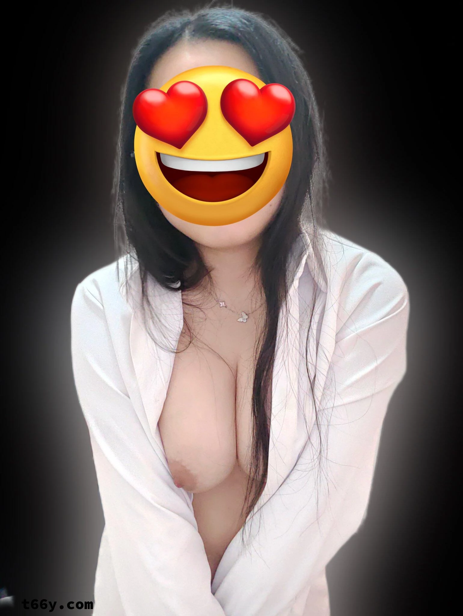 [淫女图]被金主爸爸包养的美女大学生，虽然有点微胖，但是在学校也是众男学追捧的女神，同学们哪里知道他们心中的卡哇伊女神在中年大叔夸下的淫荡模样[12P]