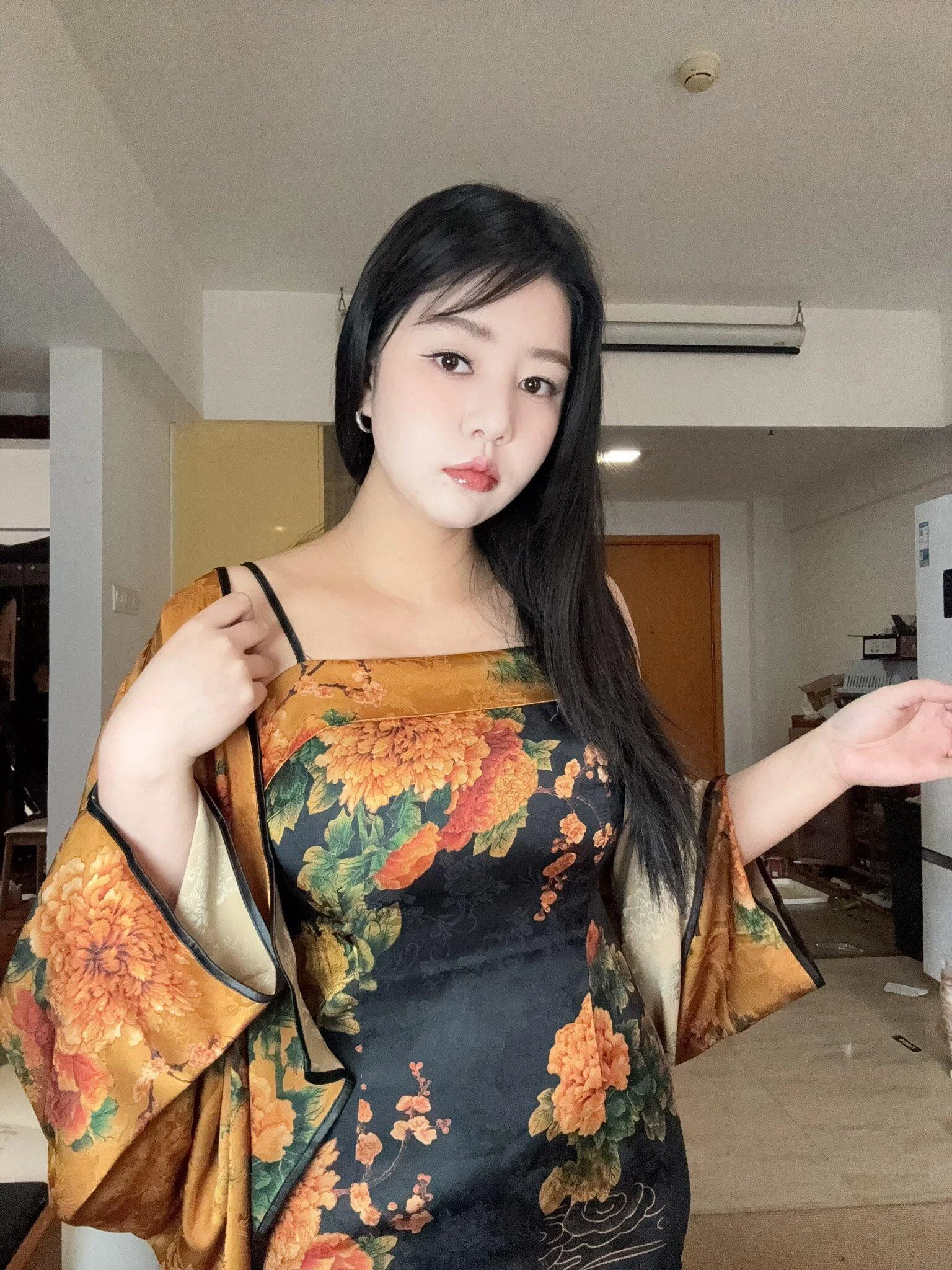 [露脸反差]身材样貌俱佳的美艳御姐，奶子很美人很骚[82P]