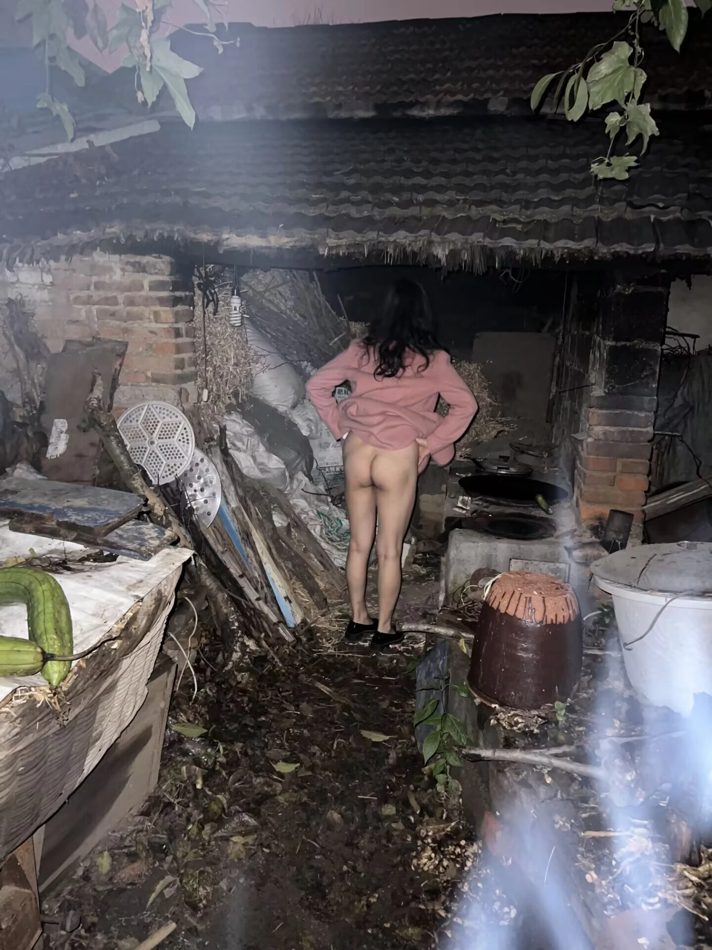 狼虎之年的人妻大胆露出自拍_[10P]