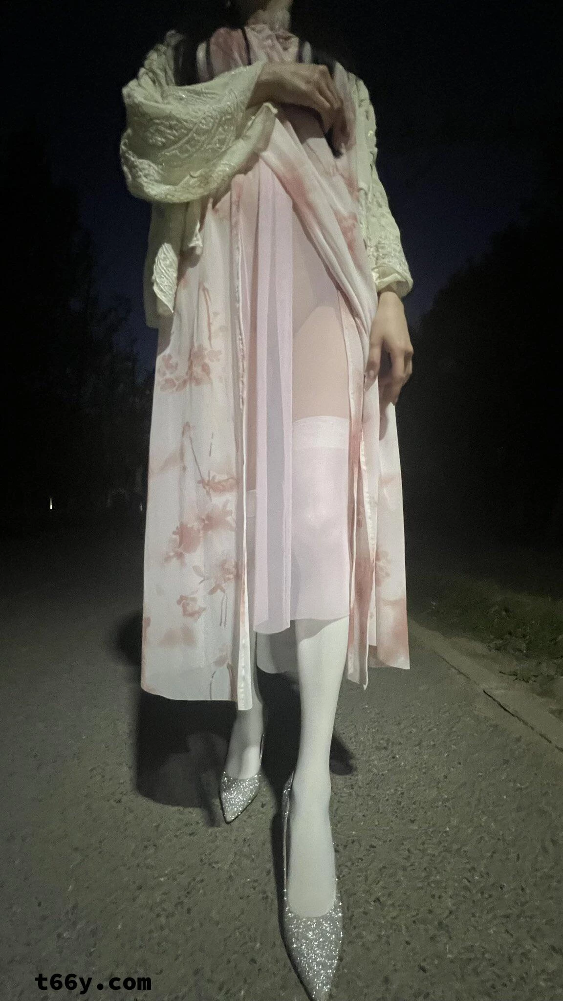 [绿帽淫妻]有气质有颜值的娇妻，要把她淫魅的一面给大伙看看[17P]