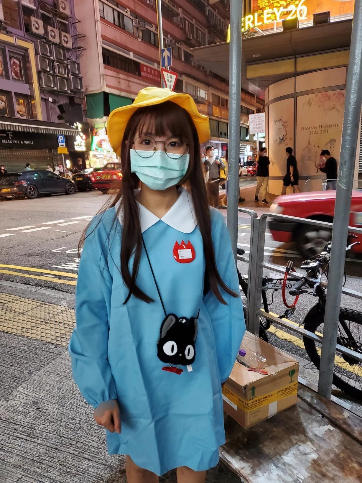 [露脸反差]cosplay圈呆萌妹，长相可爱身材苗条[19P]
