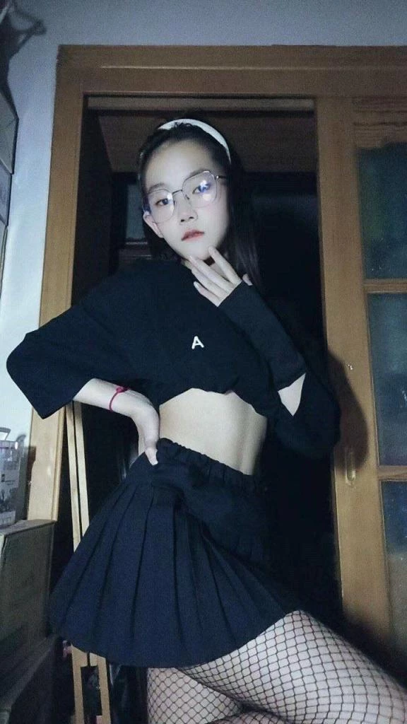 少女裸舞 [10P]