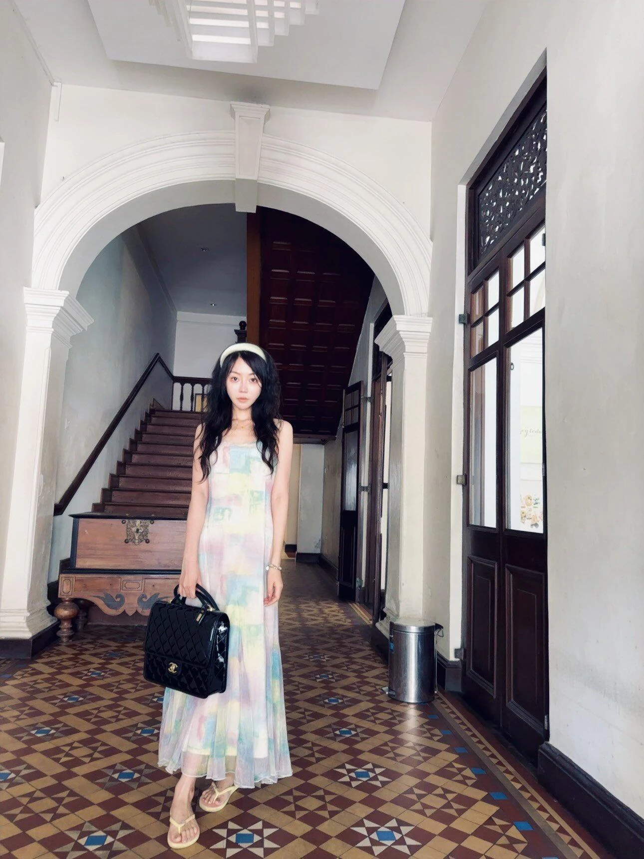 （露脸）身材苗条美貌妹子从青涩少女被调教成奔放骚母狗[16P]