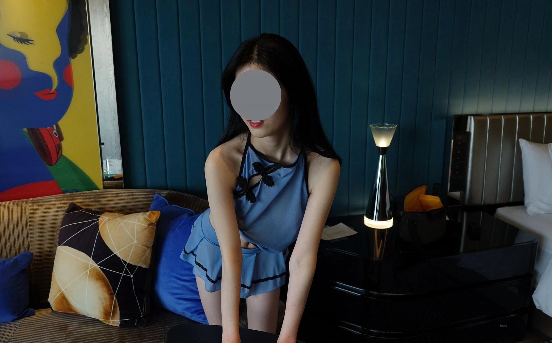 挺漂亮的 乌黑亮丽的长髮。波涛汹涌，你想摸摸吗？b和屁股都掰得开，人也好看[32P]
