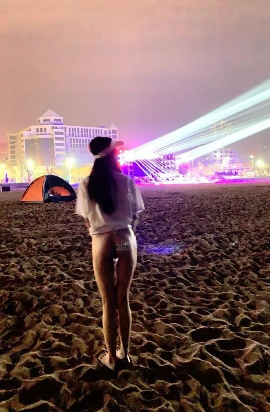人来人往面前早已经湿湿了[11P]