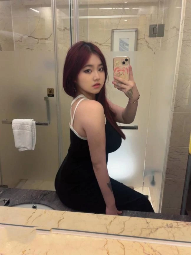 X上刷到的爆乳妹子[21P]