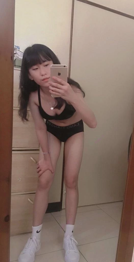 性奴爱自拍 [10P]