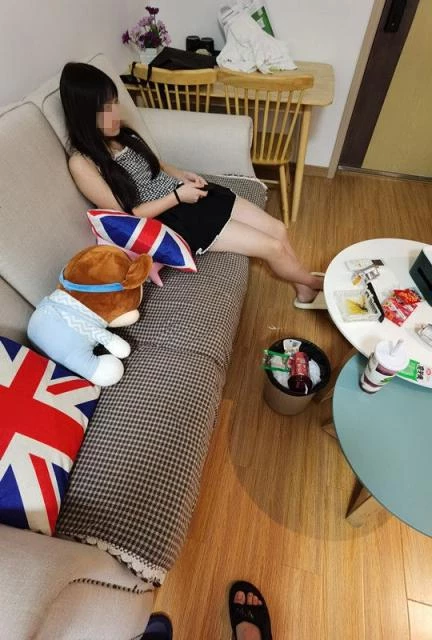 [原创] 第一次面对镜头的女大炮友略显羞涩，什么时候能实现双插的梦想 [30P]