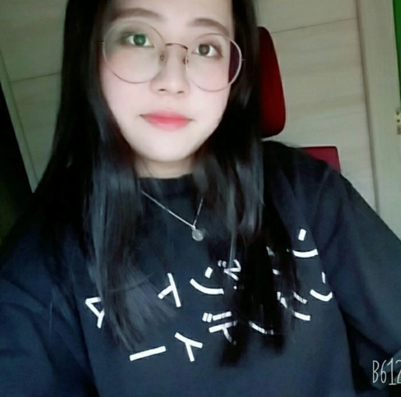 最喜欢同事两个圆滚滚的大奶子[20P]