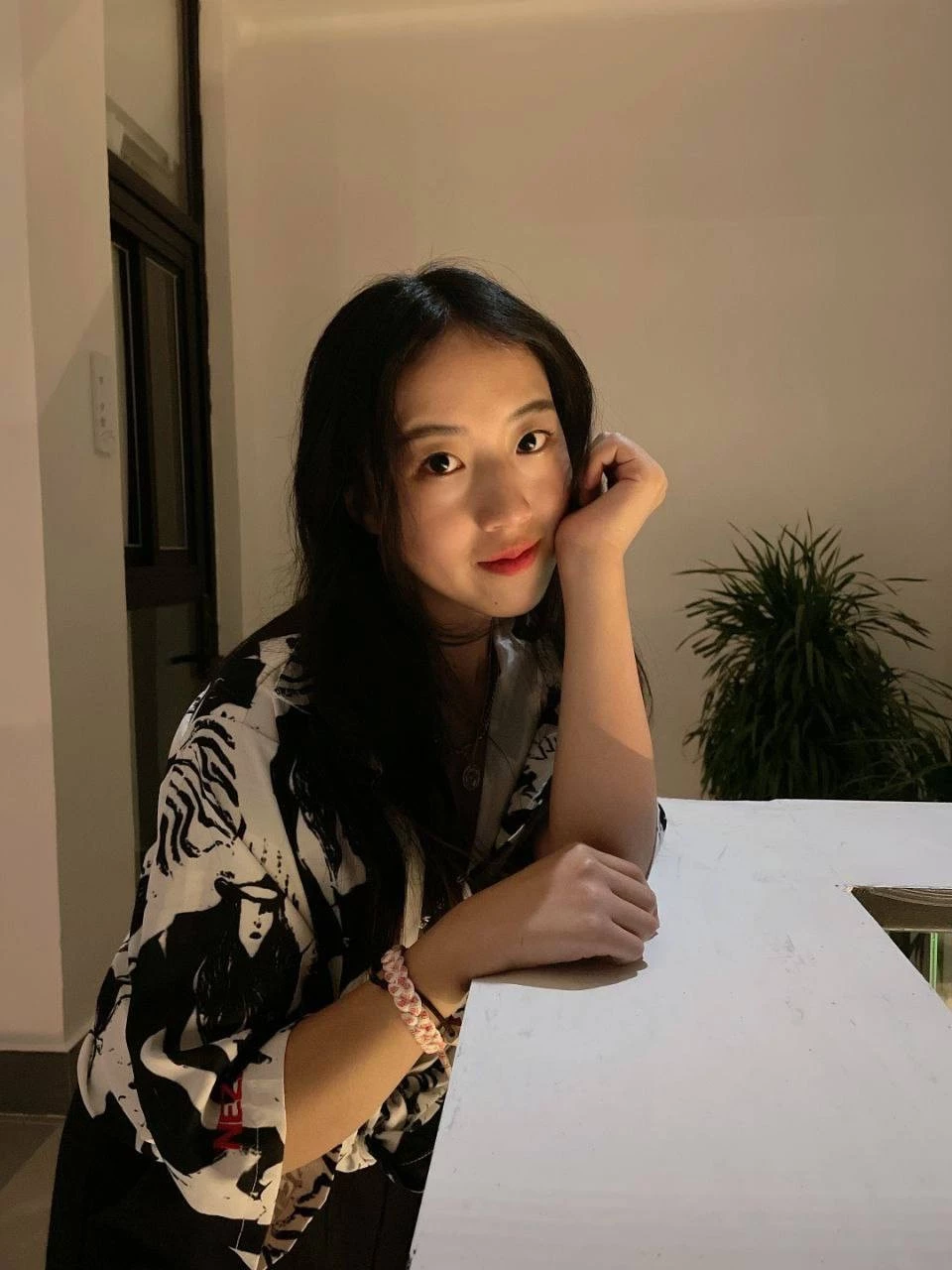 反差小婊子，套上家伙事还是很听话[11P][1V]