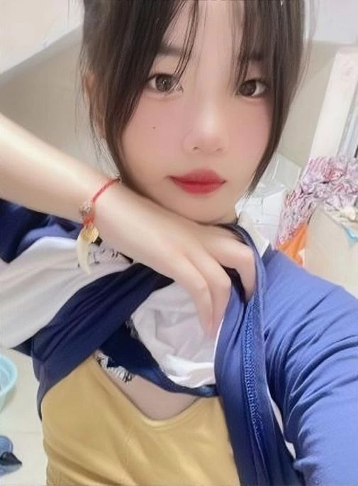 喜欢自拍的小妞 [18P]