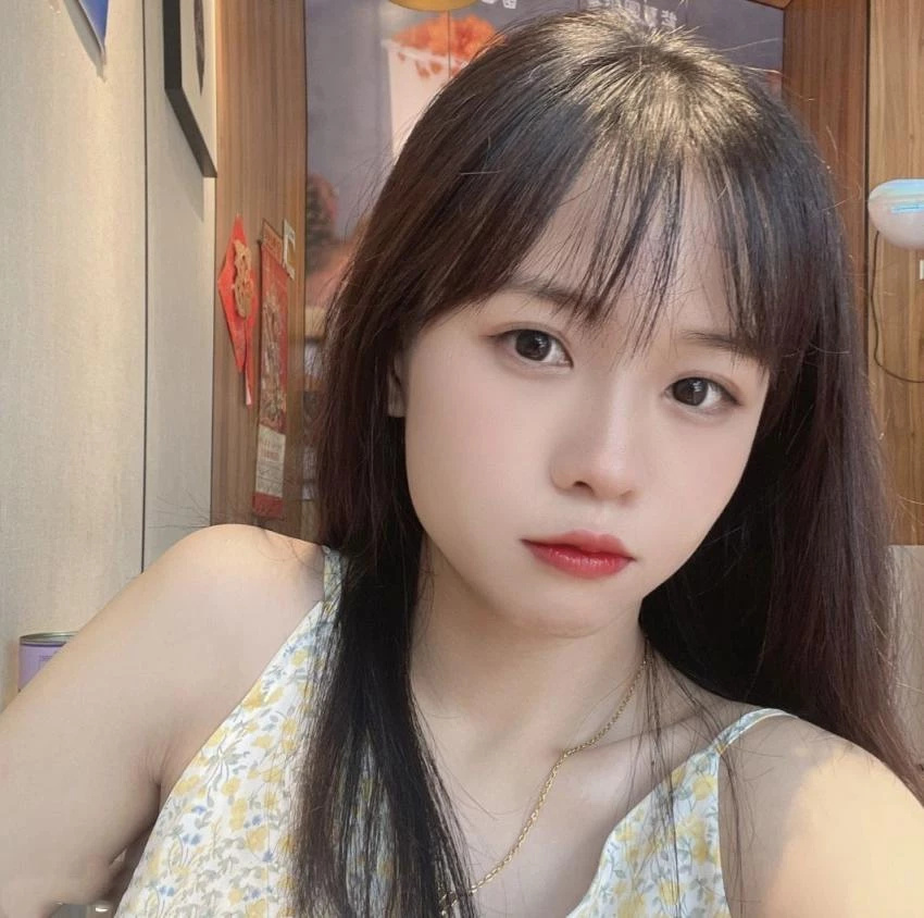 妹子下面挺好看 [15P]
