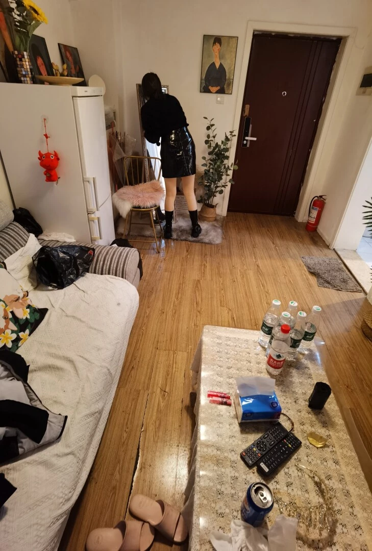 买霸王茶姬就让插的妹子[18P]