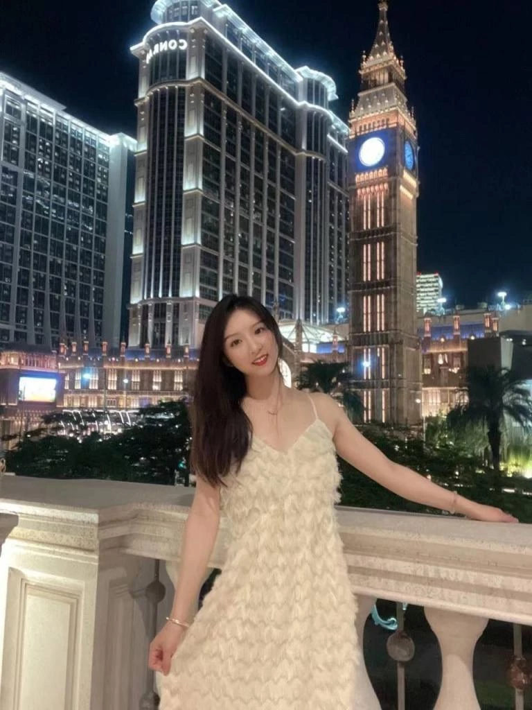 分享一位白富美 [11P]