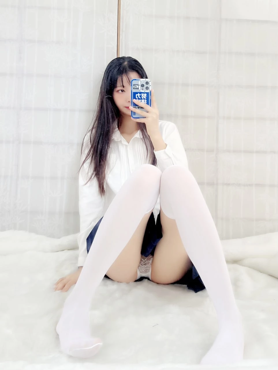 平胸美女 [17P]