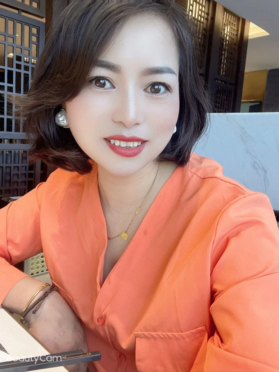 轻熟女想找两个人一起插[17P]