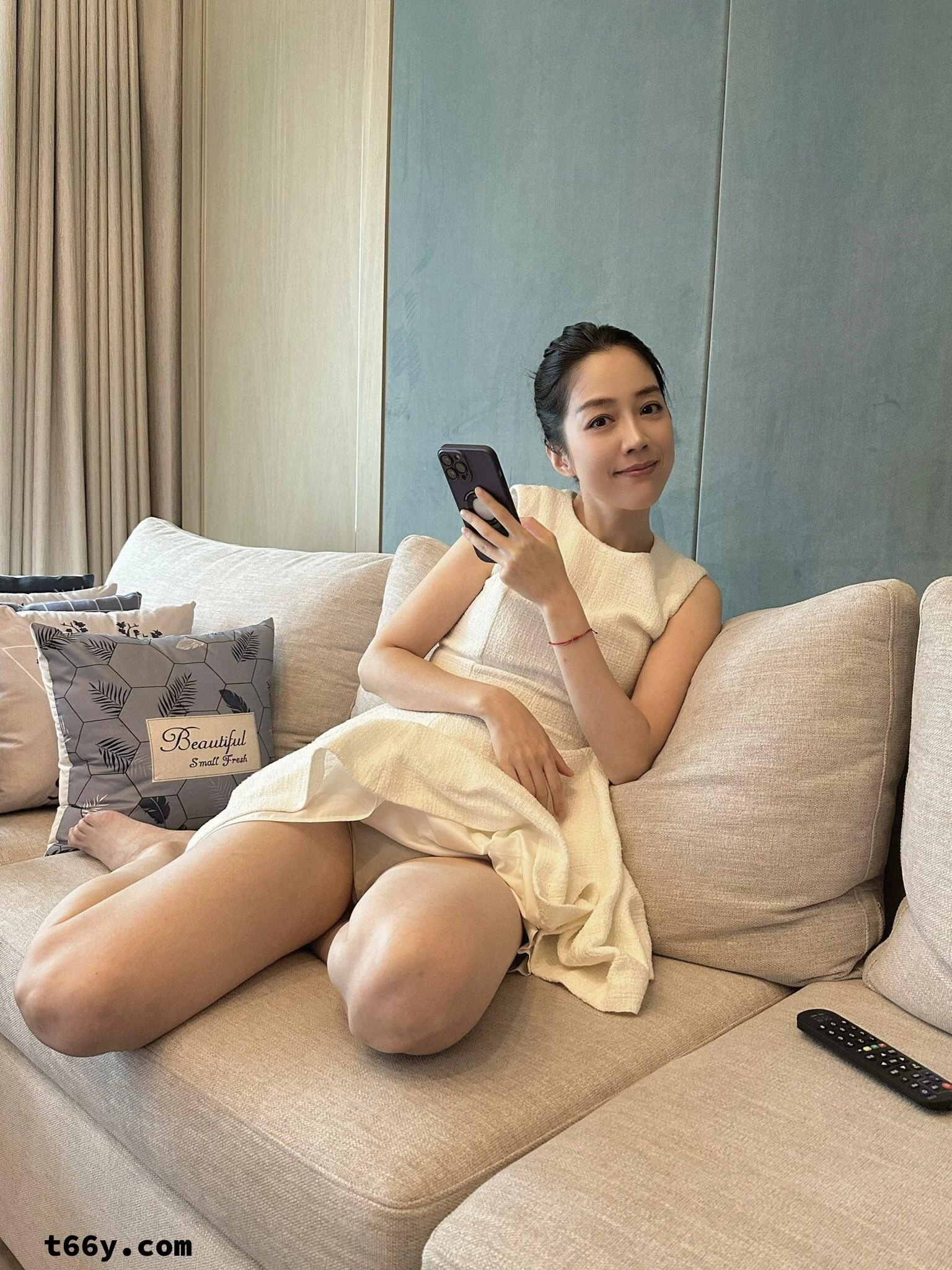 人妻感很重的美少妇[36P]