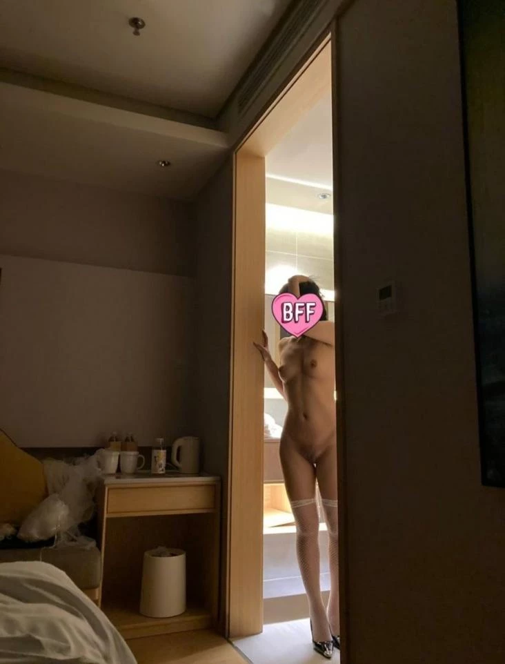 酒店约炮前同事[12P]