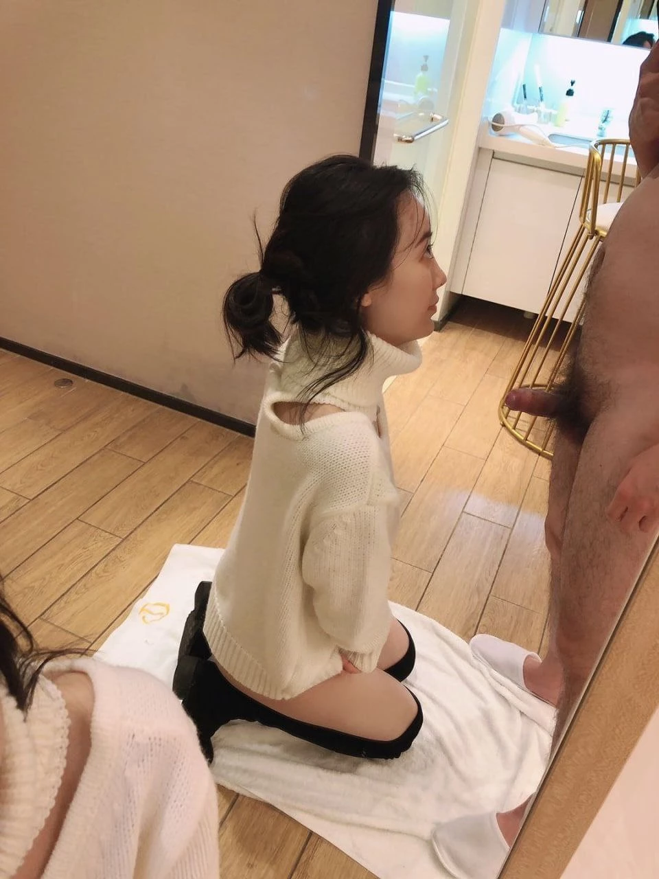 清纯的一个小女 [10P]