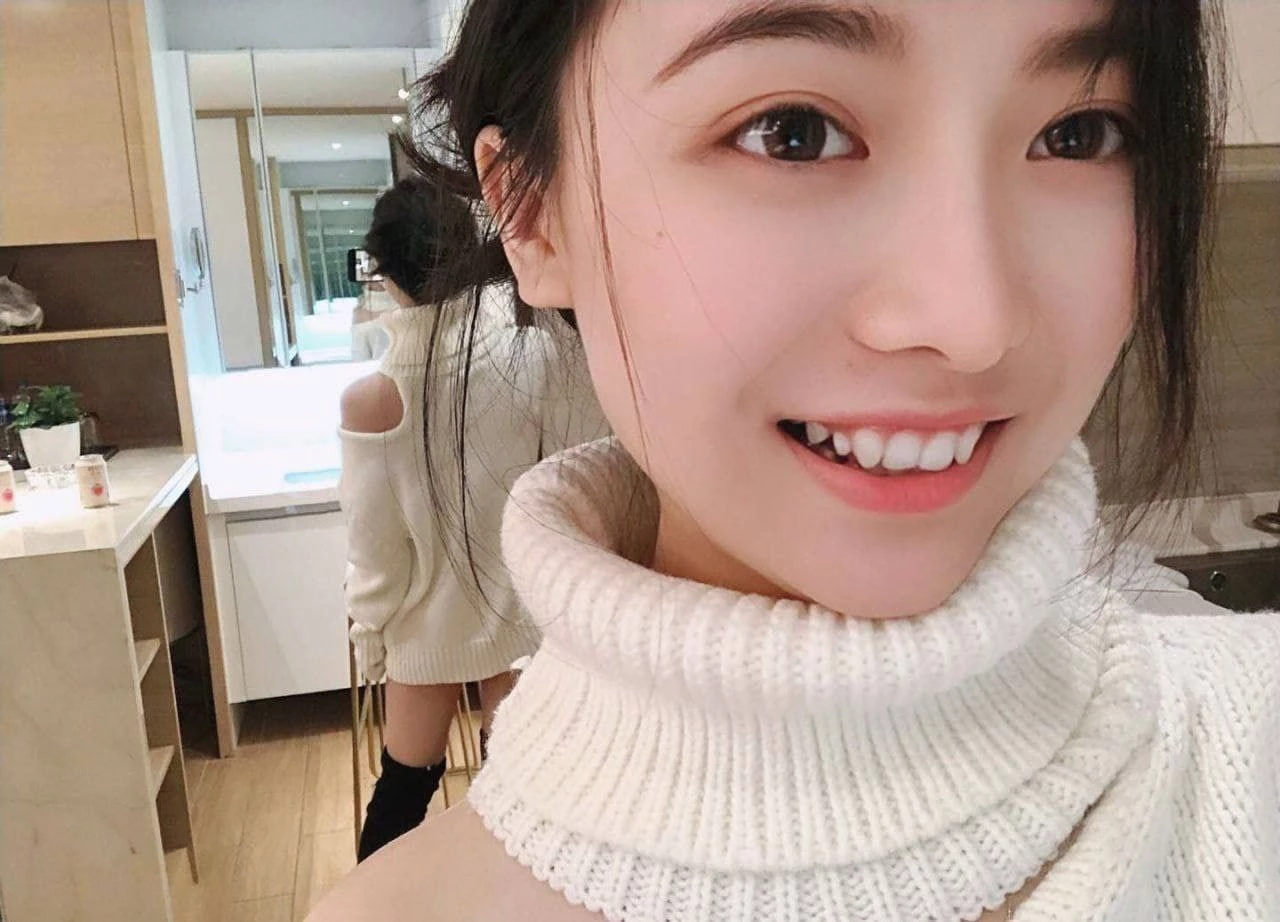 清纯的一个小女 [10P]