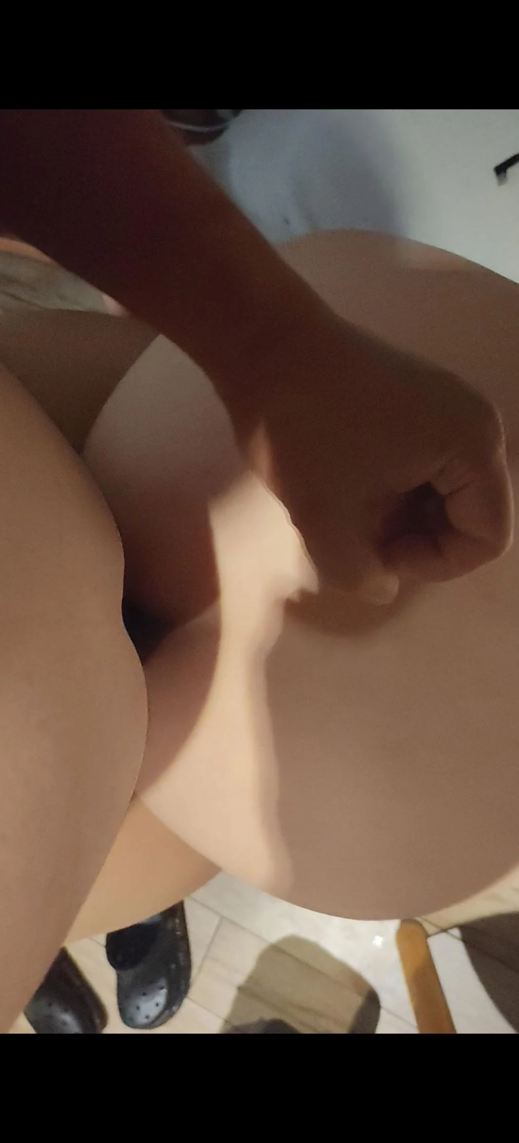 [原创]来自女粉丝的投稿生活照和大叔作爱的视频和平时自拍视频[17P+3V]