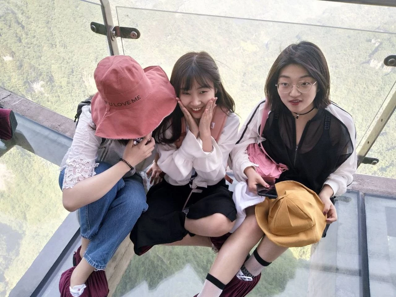 丰满耐操型的少妇，戴眼镜的都骚[17P]