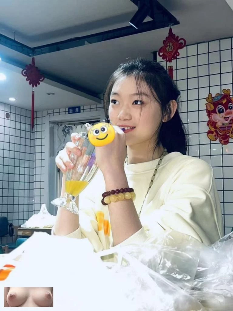 [经典整理]刚满19岁的舞蹈系妹子，露脸流出，裸体取快递感觉就是不一样[71P]