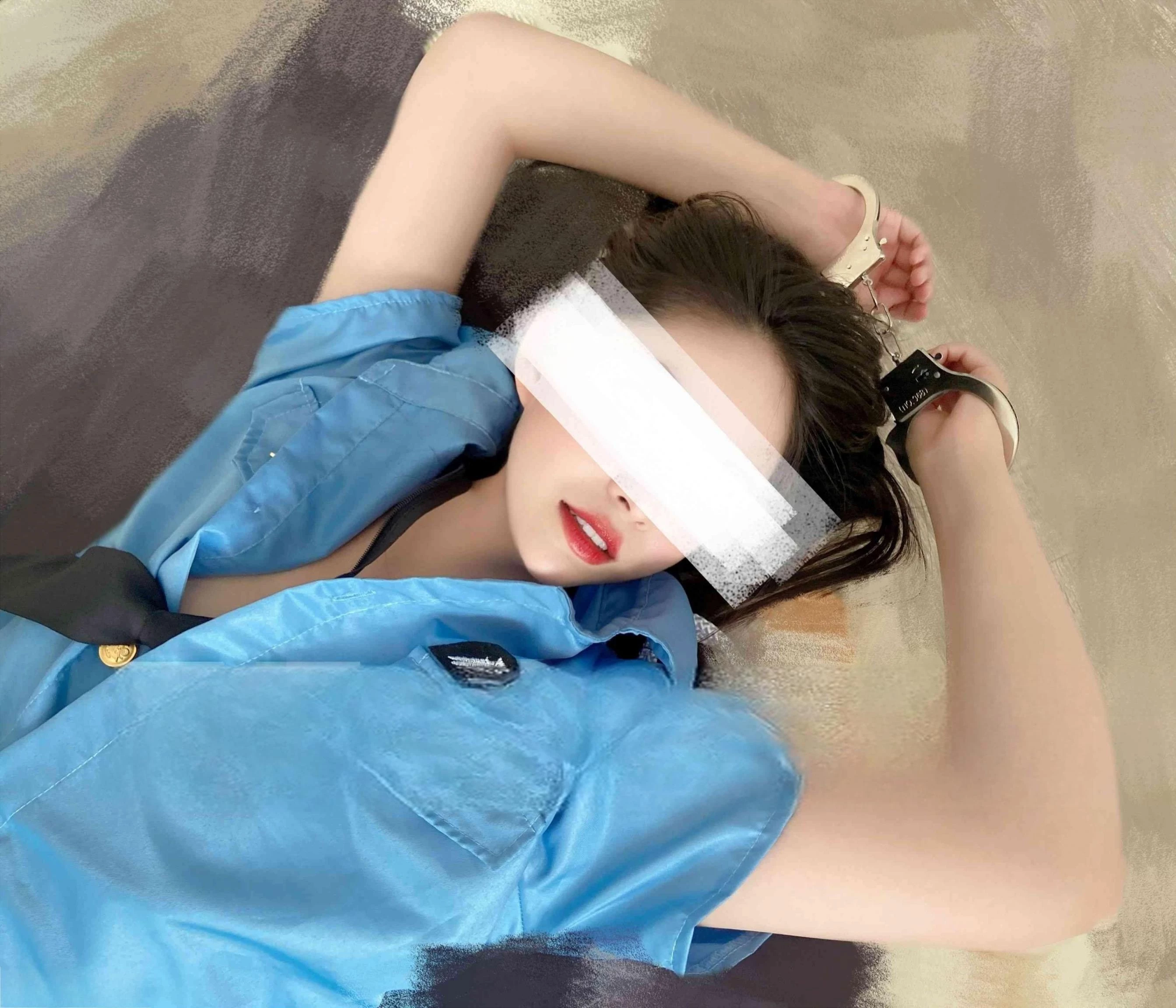 COS淫妇的女警让你感受不一样的啪啪啪[22P]