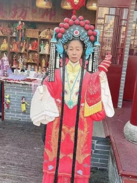 ［原创  手势认证］拜老戏骨马婶为师学艺期间勾搭成奷见红［11P］