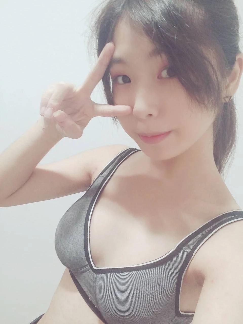 娇小的身体 [22P]