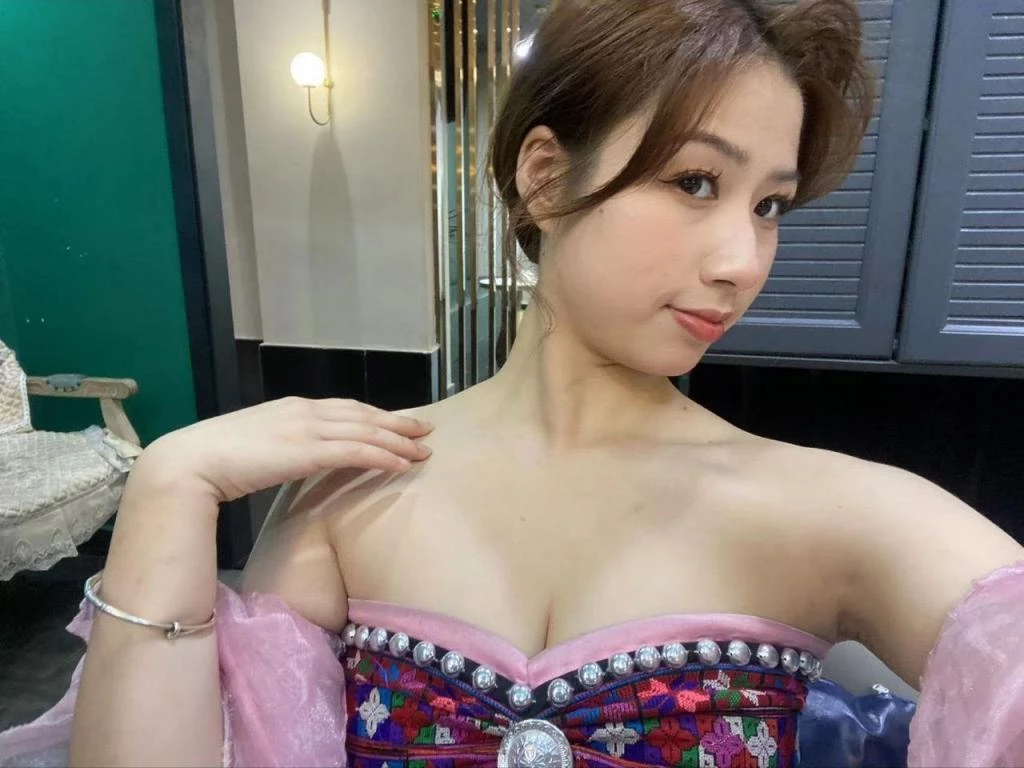 母狗毕业了[29P][2V]